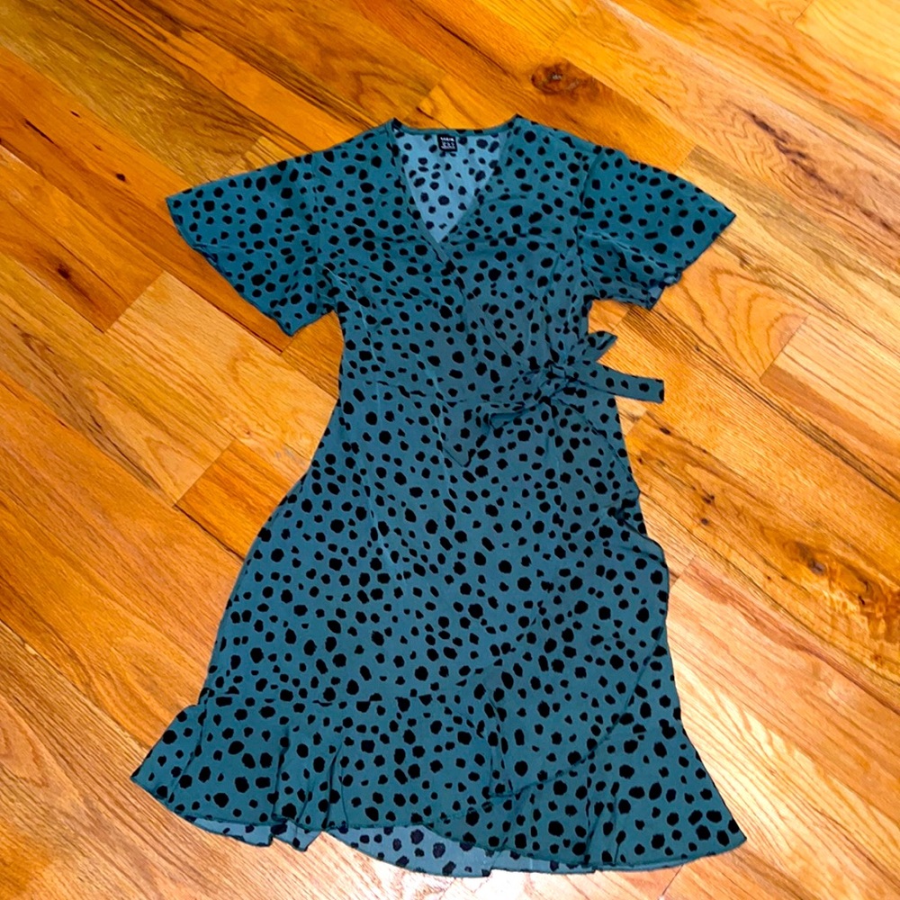 NWOT - SHEIN - size XS / 2 - Green & Black Dot Dress